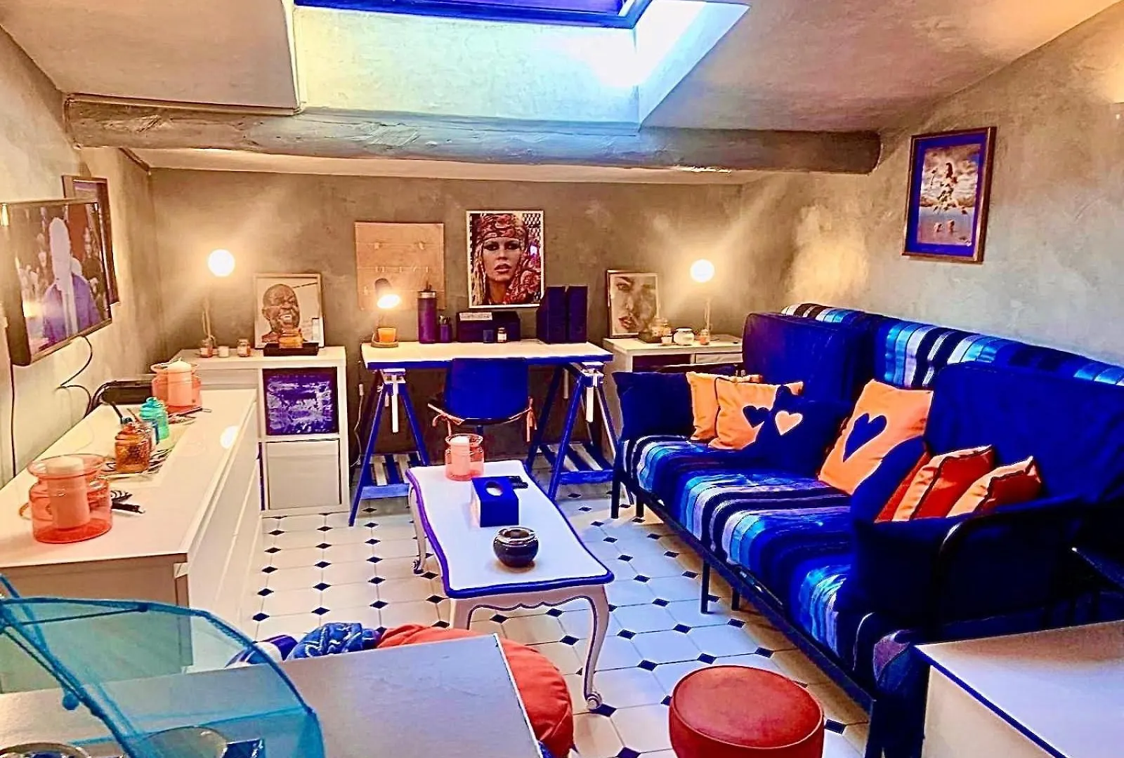 Appartement De Luxe ,\